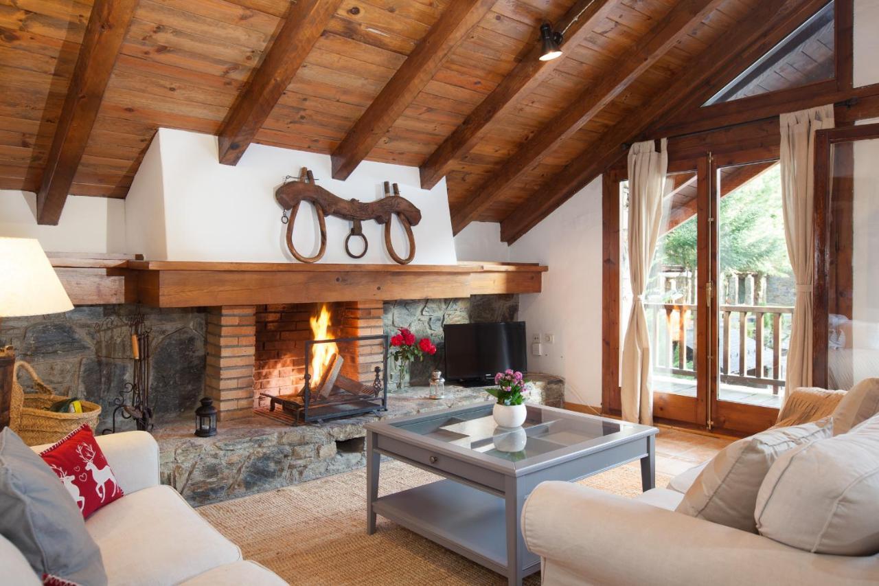 Tarter Chalets Apartaments เอลตาร์แตร์ ภายนอก รูปภาพ