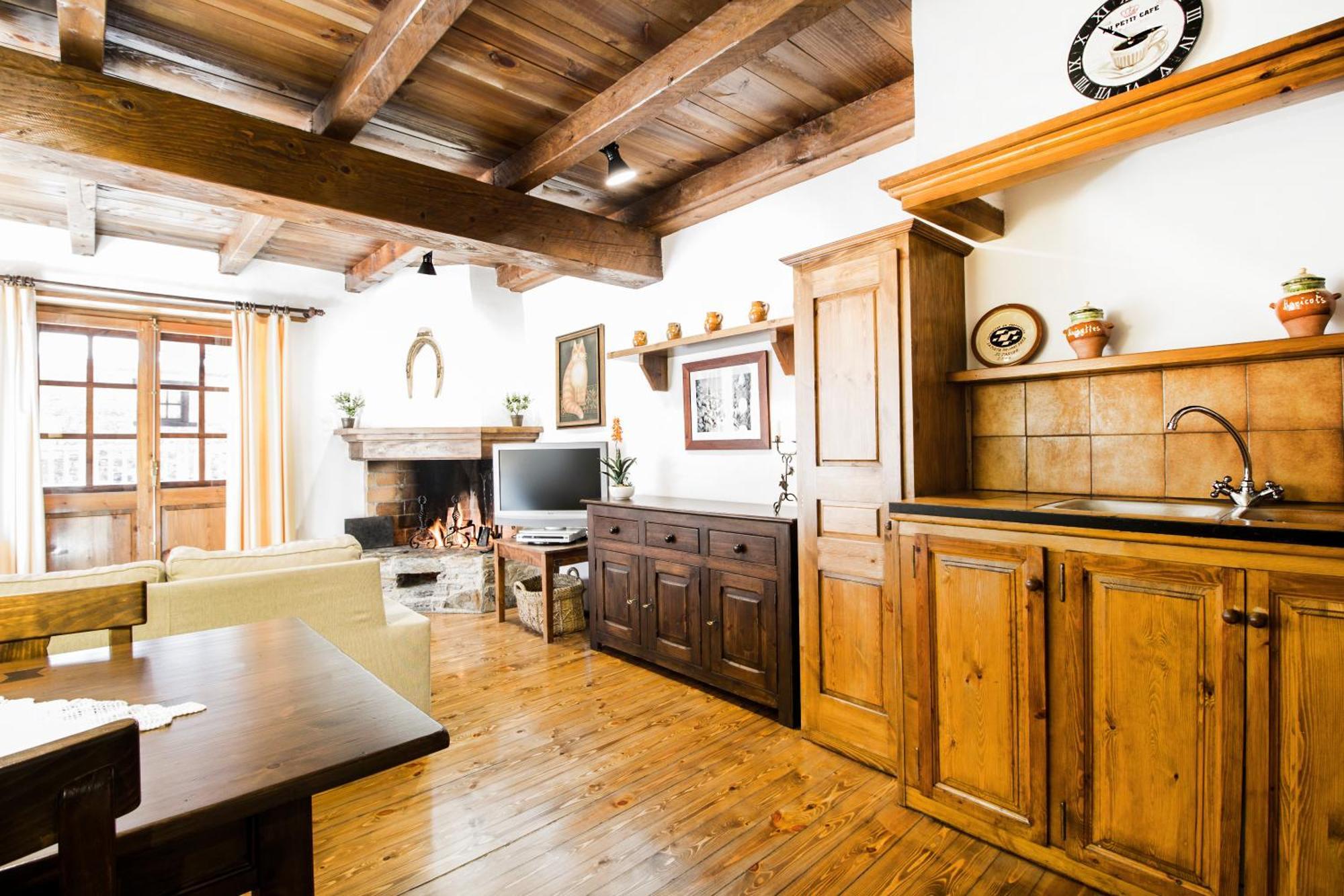 Tarter Chalets Apartaments เอลตาร์แตร์ ภายนอก รูปภาพ