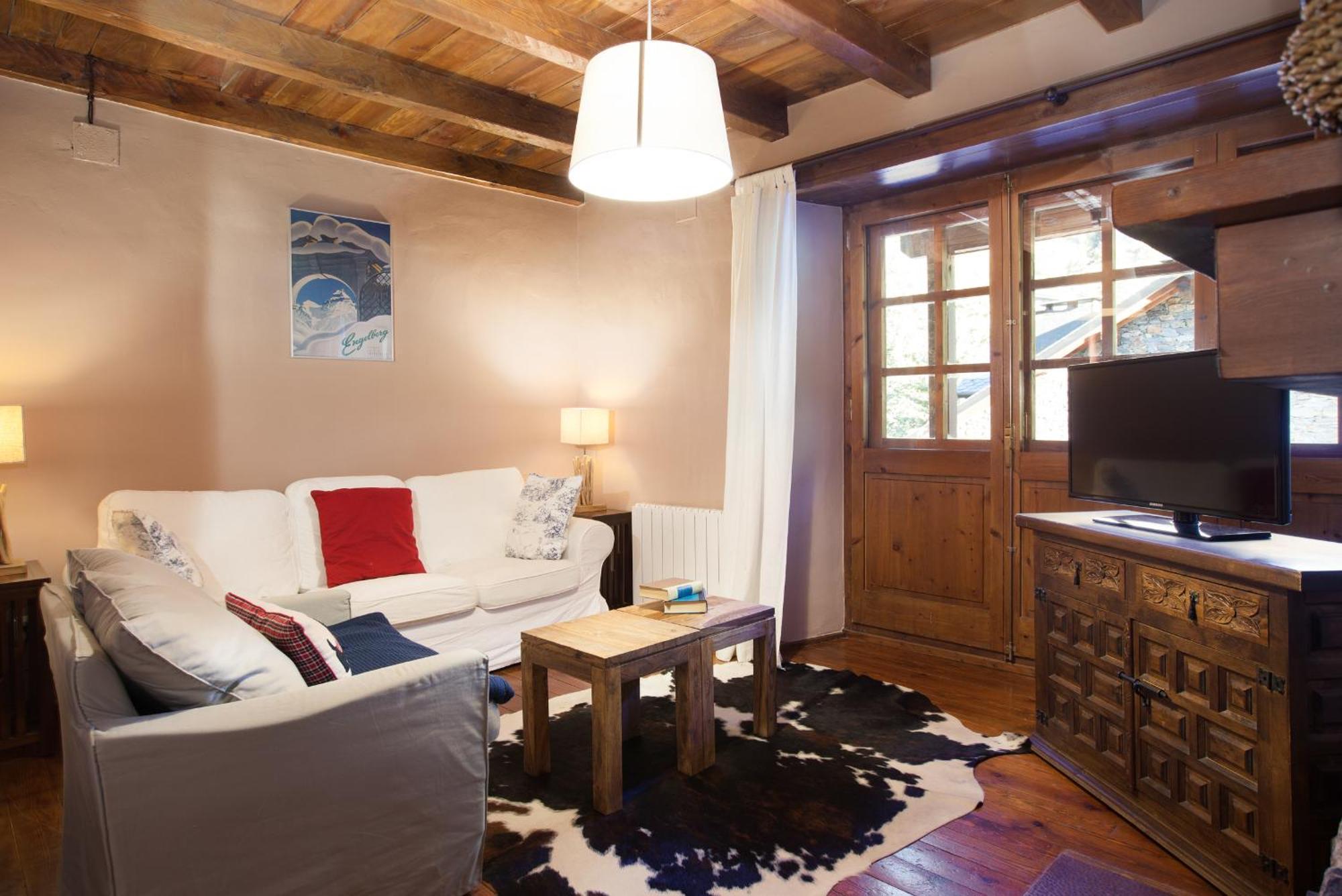 Tarter Chalets Apartaments เอลตาร์แตร์ ภายนอก รูปภาพ