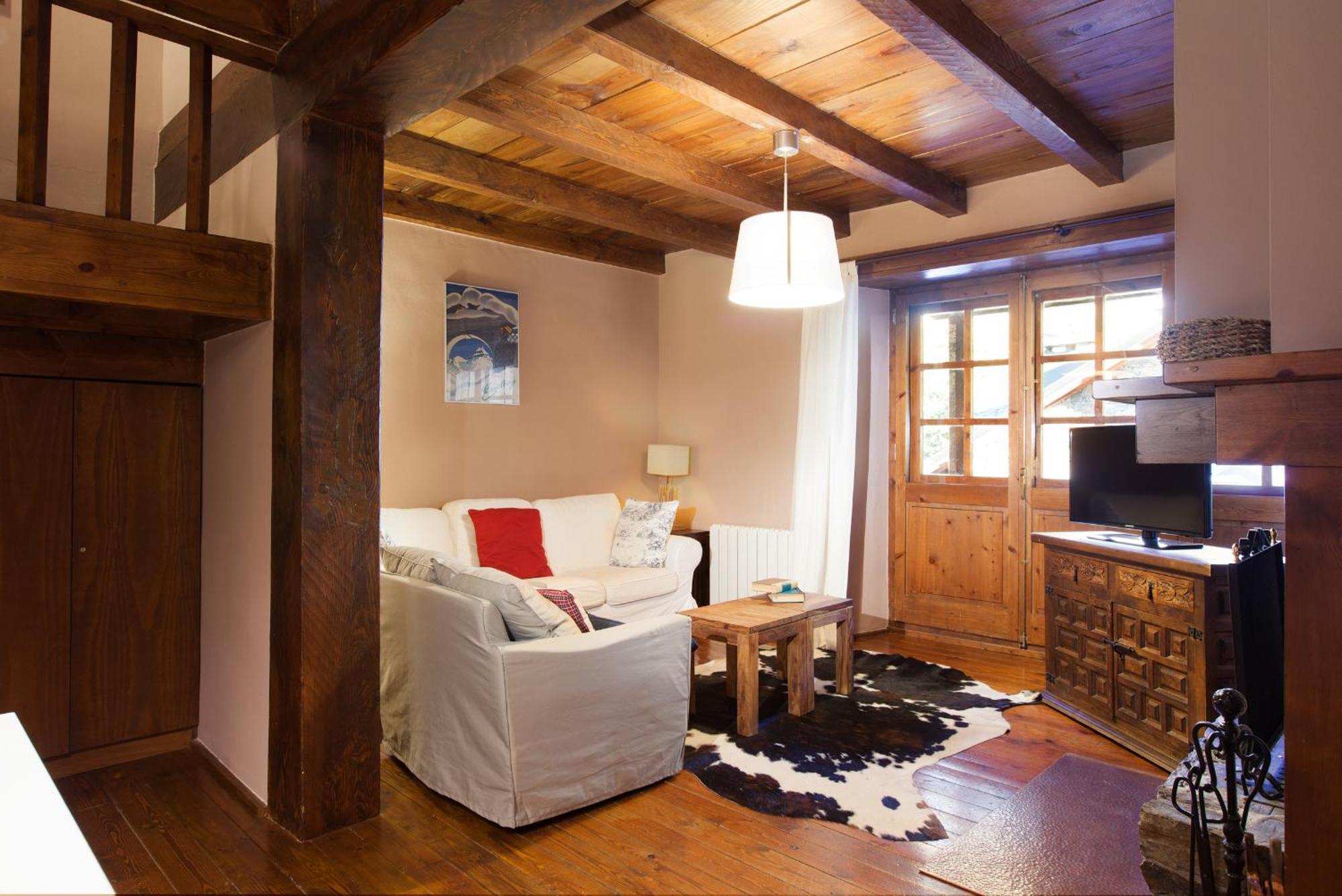 Tarter Chalets Apartaments เอลตาร์แตร์ ภายนอก รูปภาพ