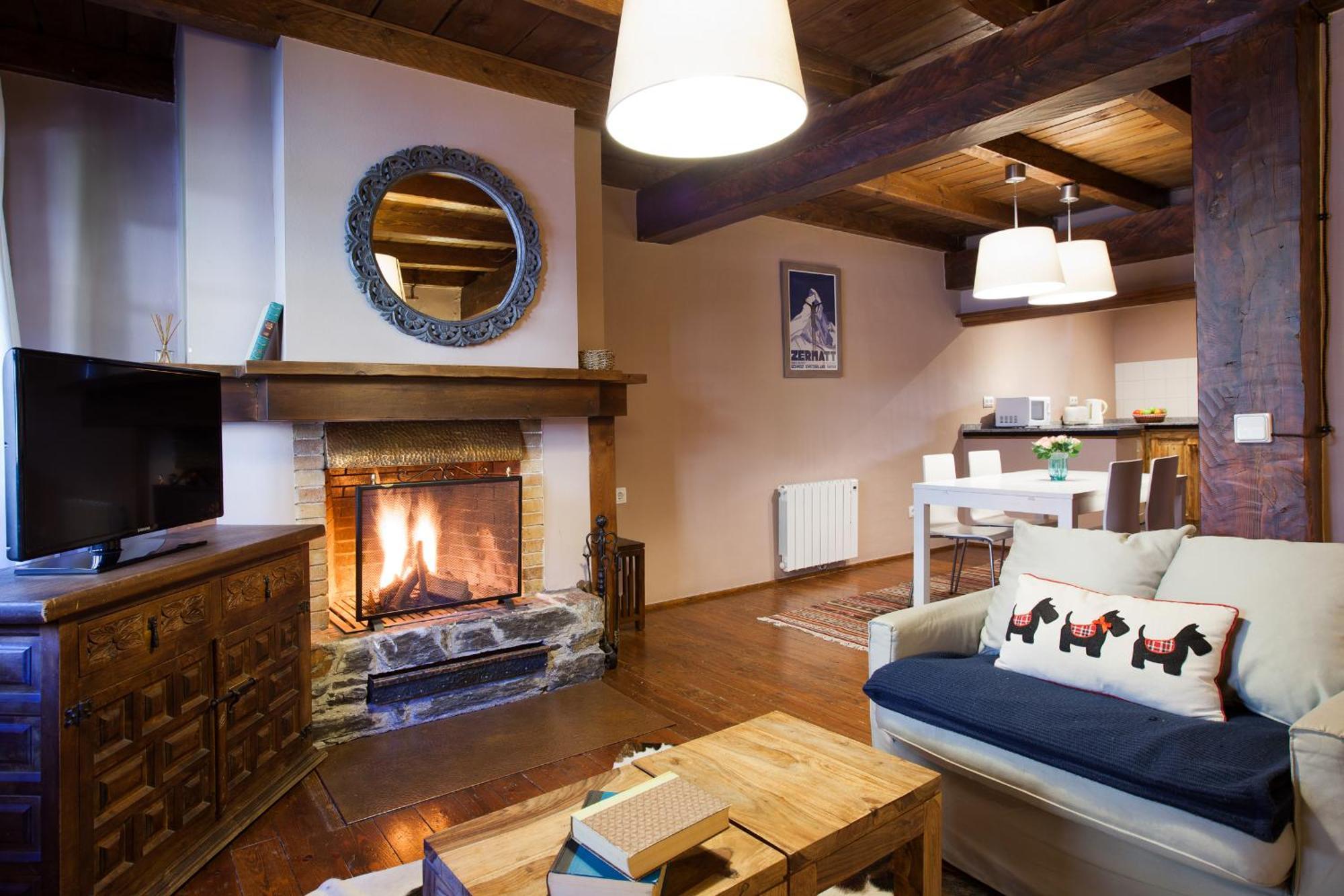 Tarter Chalets Apartaments เอลตาร์แตร์ ภายนอก รูปภาพ