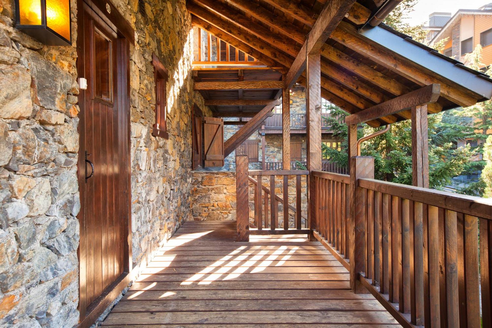 Tarter Chalets Apartaments เอลตาร์แตร์ ภายนอก รูปภาพ