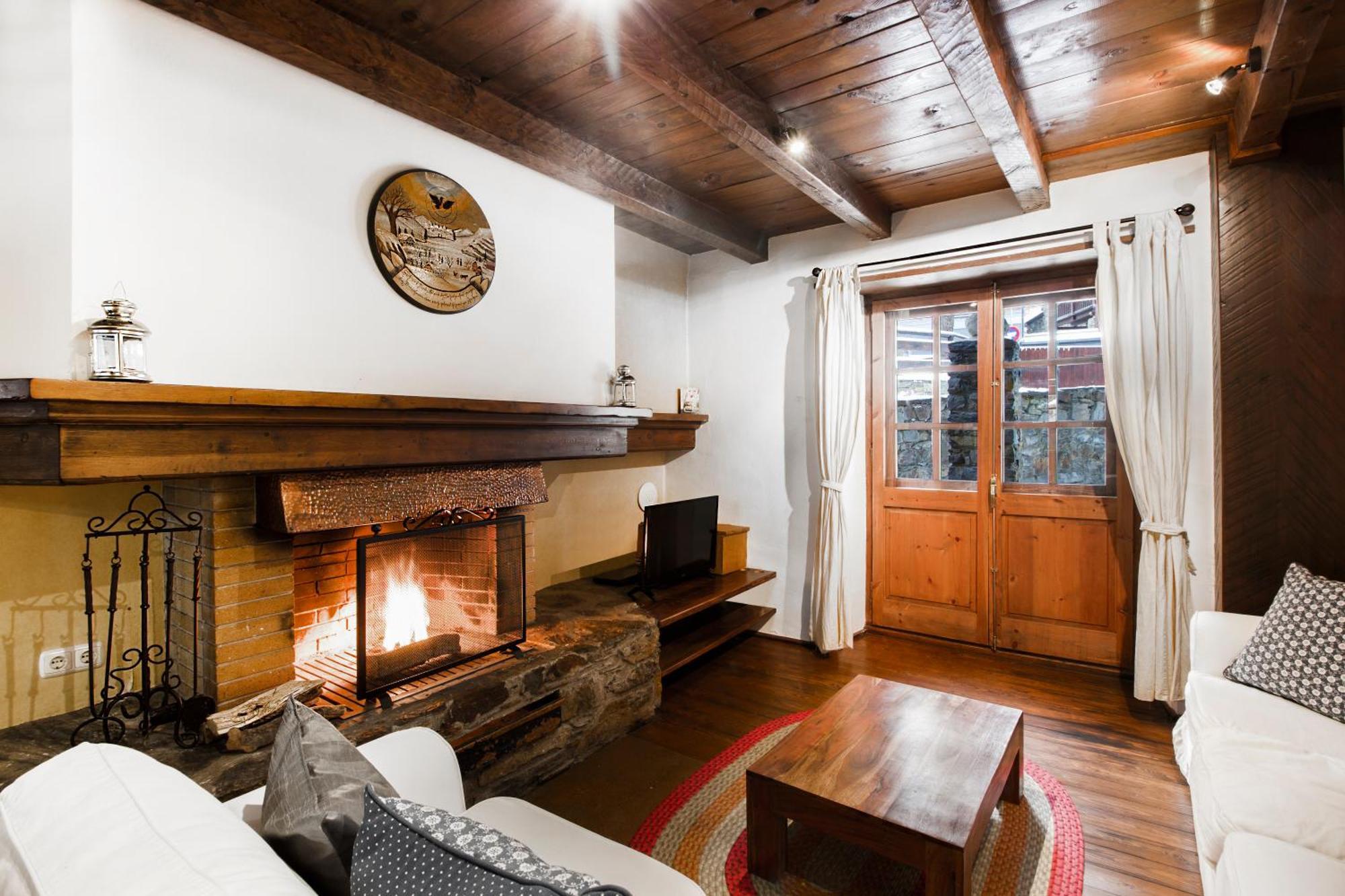 Tarter Chalets Apartaments เอลตาร์แตร์ ภายนอก รูปภาพ