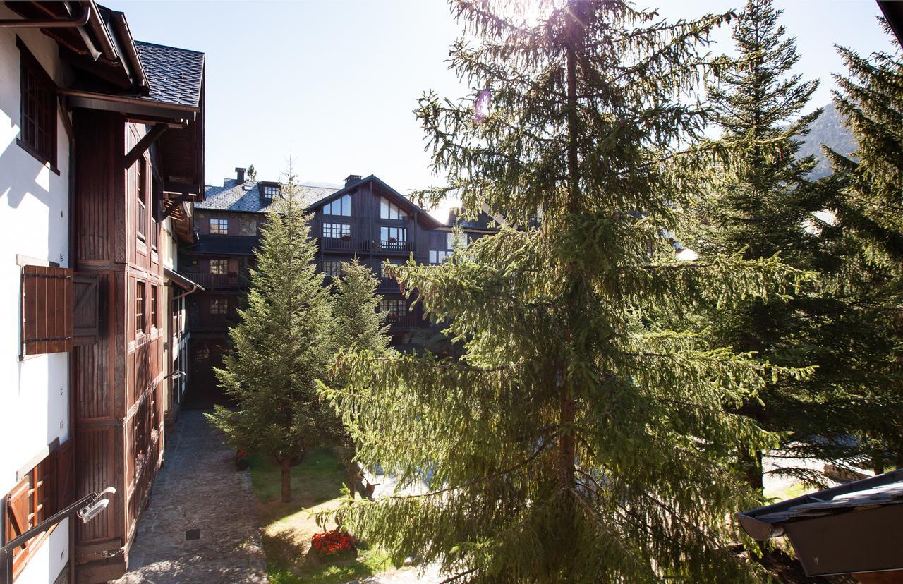 Tarter Chalets Apartaments เอลตาร์แตร์ ภายนอก รูปภาพ