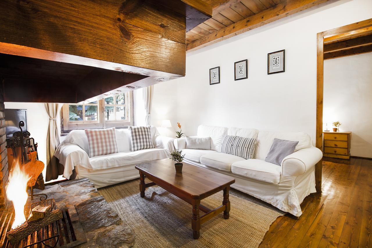 Tarter Chalets Apartaments เอลตาร์แตร์ ภายนอก รูปภาพ