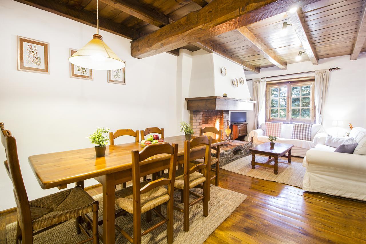 Tarter Chalets Apartaments เอลตาร์แตร์ ภายนอก รูปภาพ